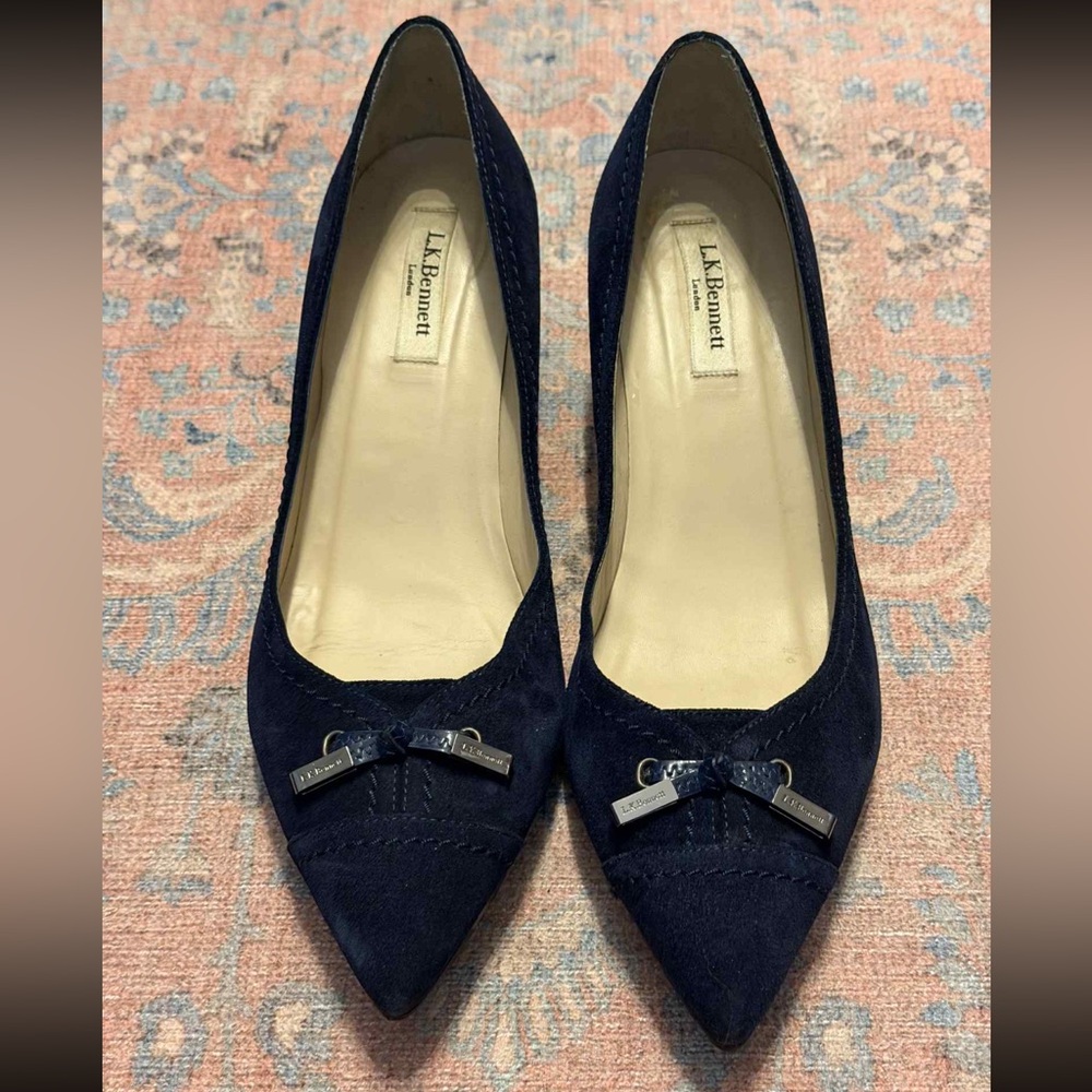 BN L.K. Bennett Women's Classic Navy Suede Clara Denim Split Pumps Size 42